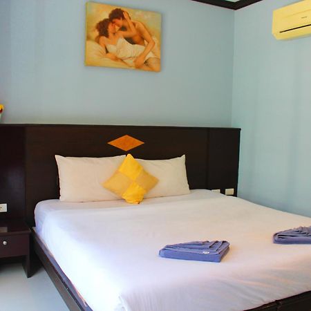 Hollywood Inn Hotel Patong Bagian luar foto
