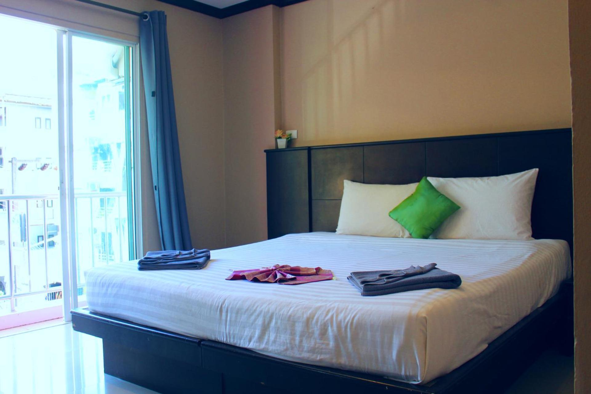 Hollywood Inn Hotel Patong Bagian luar foto