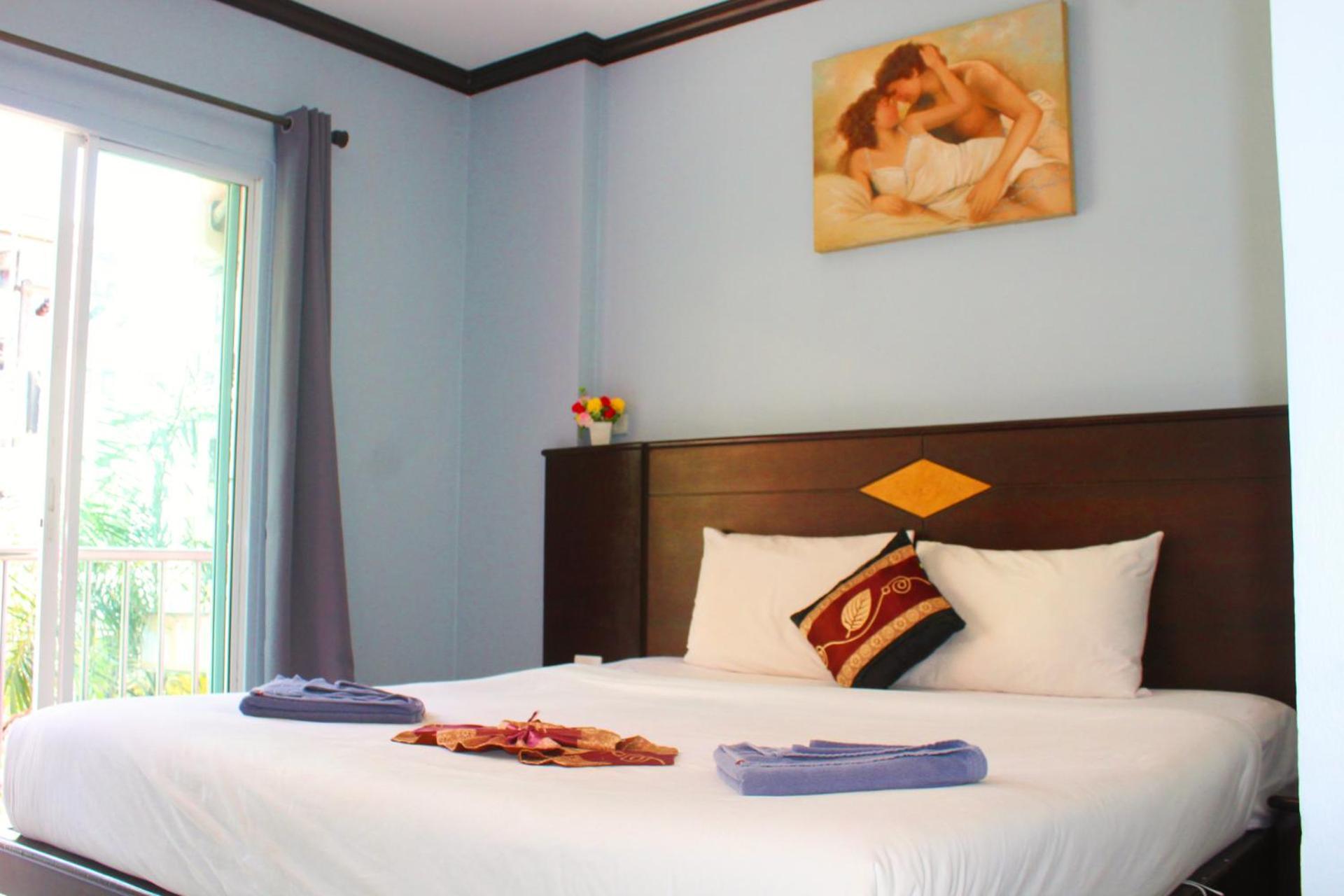 Hollywood Inn Hotel Patong Bagian luar foto